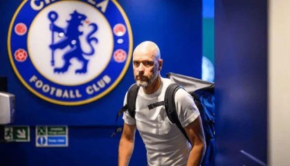 滕哈赫下课内幕：与所有人关系破裂+逼宫高层 经常让球员做俯卧撑